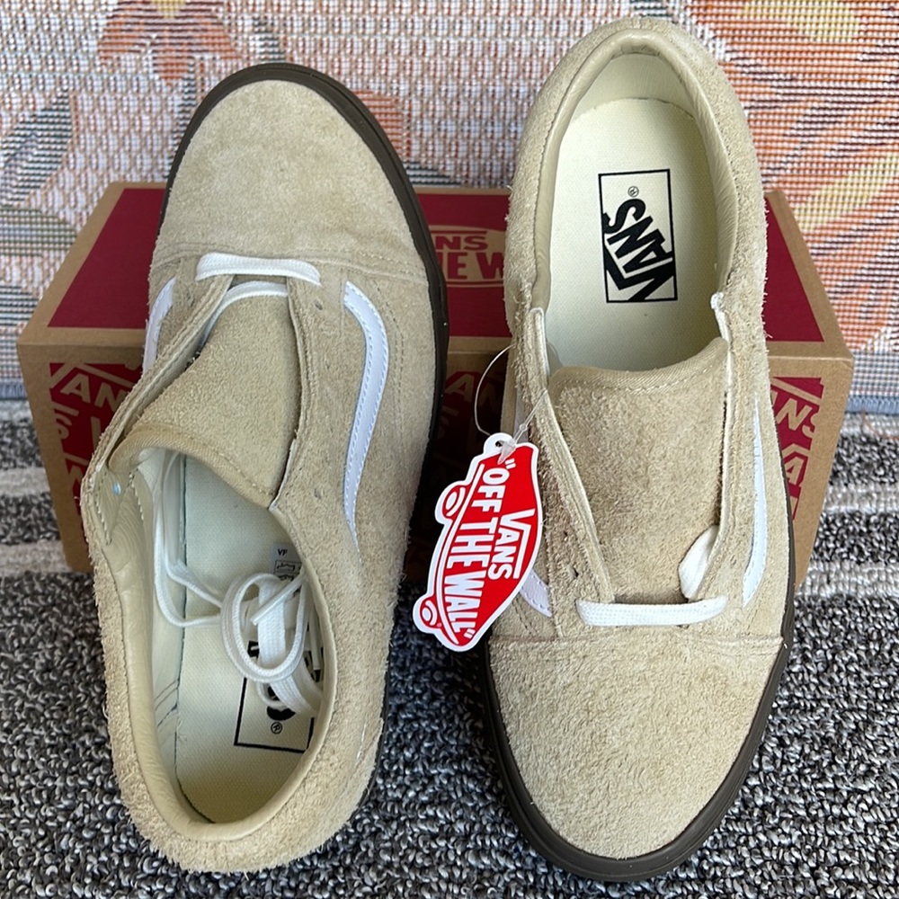 Vans Men’s Old Skool
Hairy Suede Khaki
VN0005UAKHK
Sneakers - Picture 13 of 16
